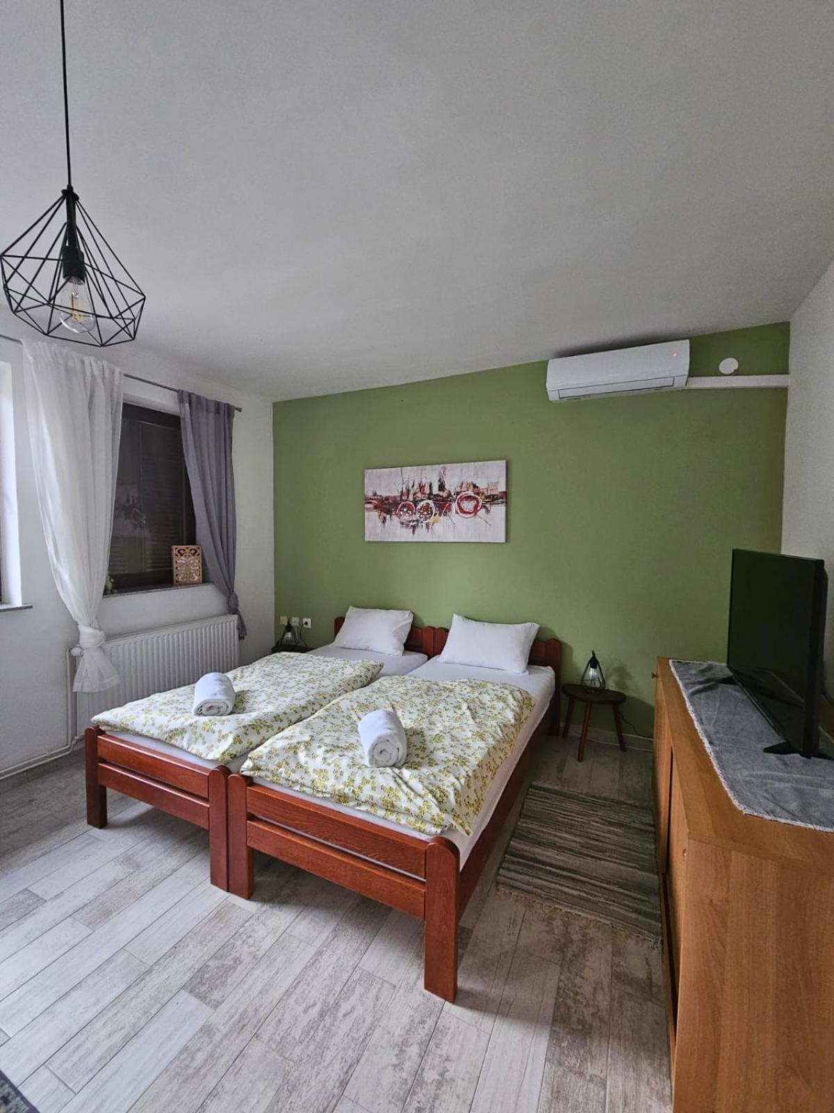 Studio Apartman Dora إيلوك المظهر الخارجي الصورة